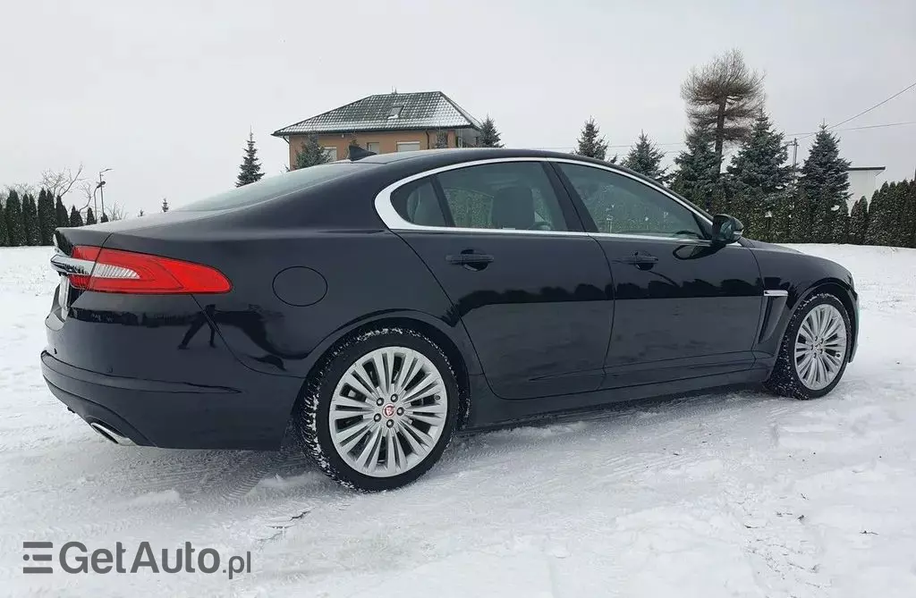 JAGUAR XF 
