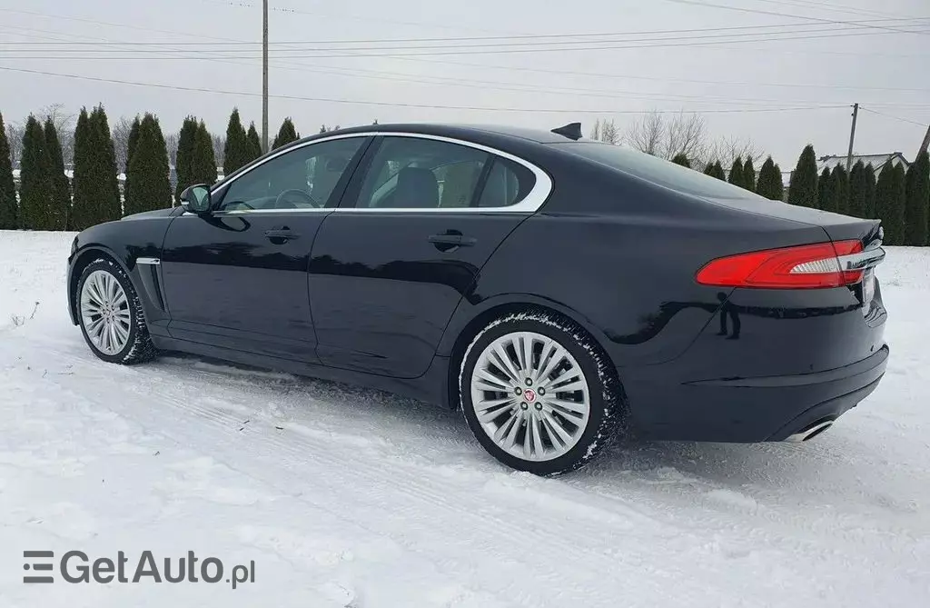 JAGUAR XF 