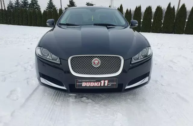 JAGUAR XF 