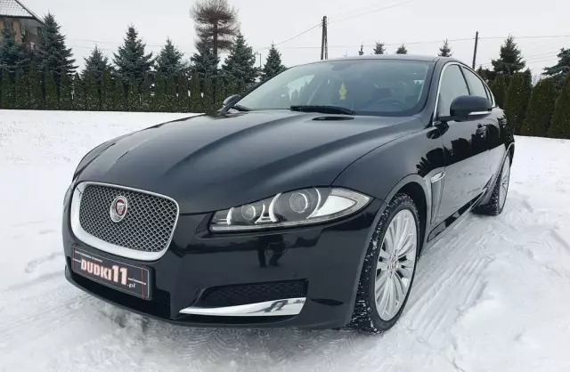 JAGUAR XF 