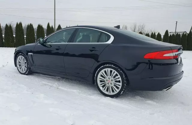 JAGUAR XF 