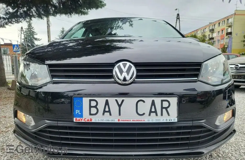 VOLKSWAGEN Polo 