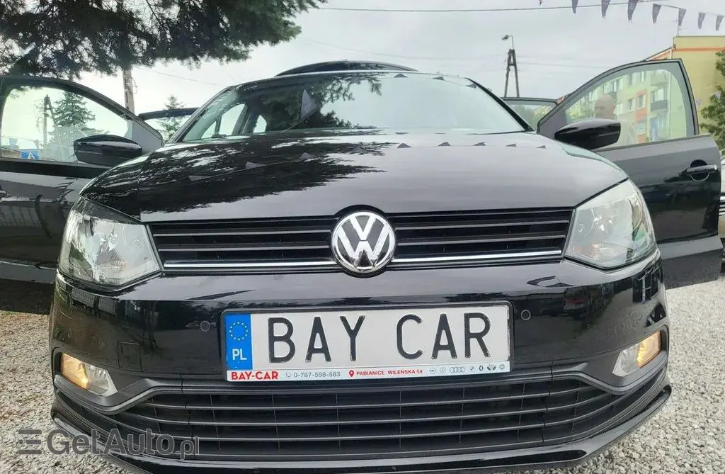 VOLKSWAGEN Polo 