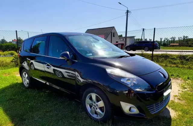 RENAULT Grand Scenic 