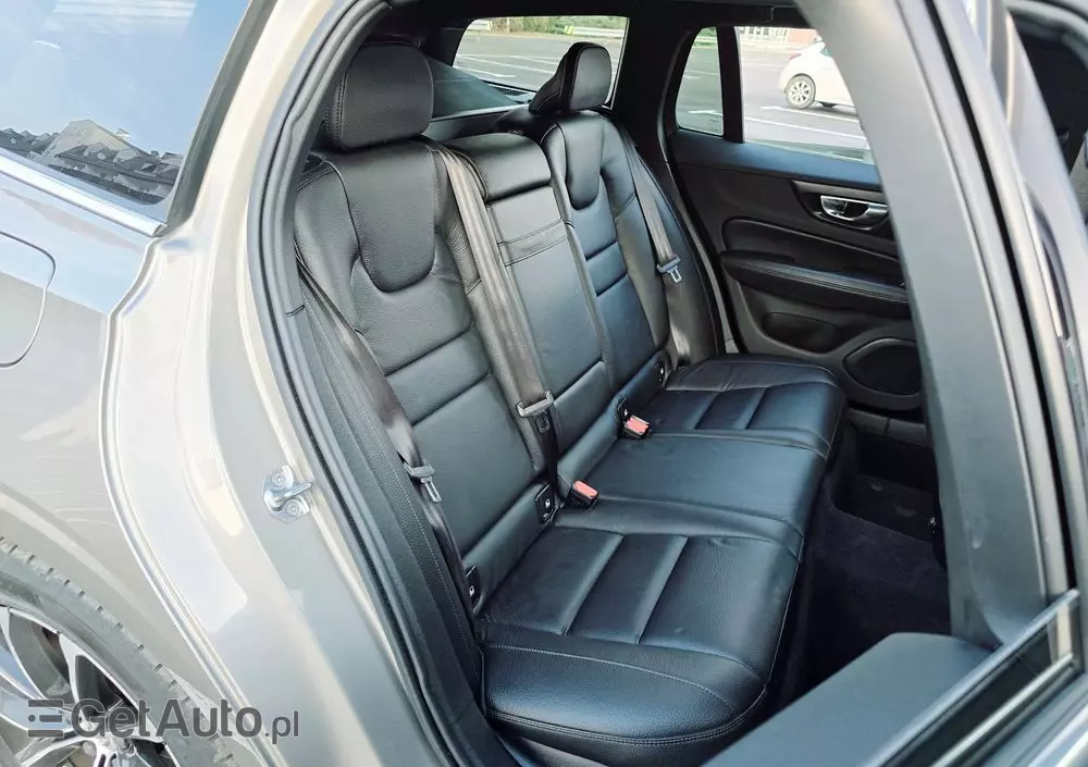 VOLVO V60 D3 Momentum Pro