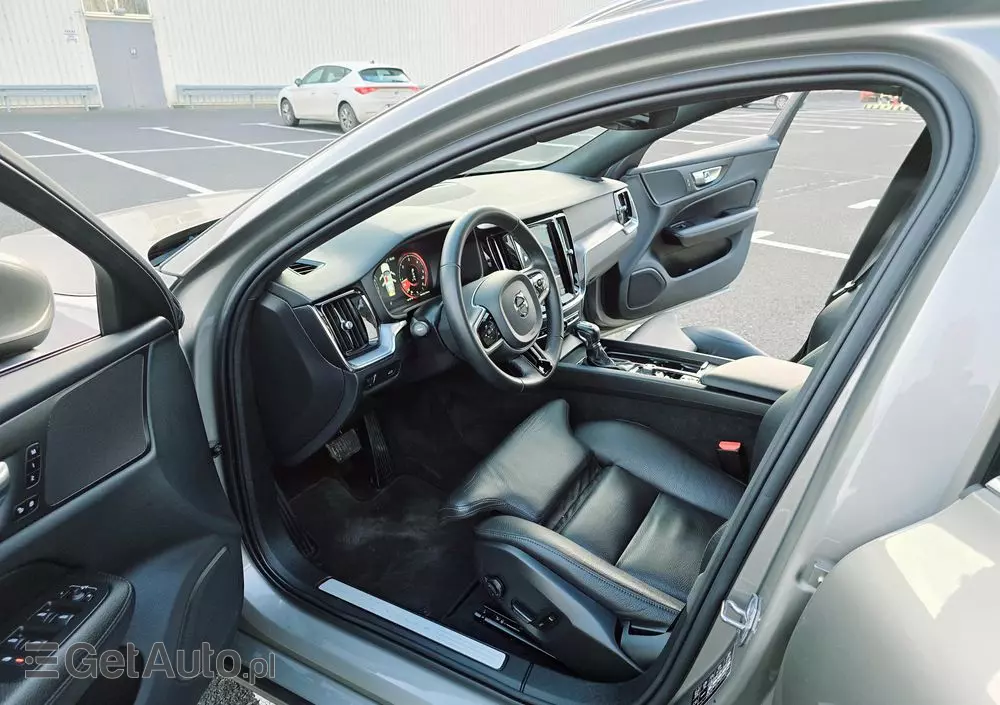 VOLVO V60 D3 Momentum Pro