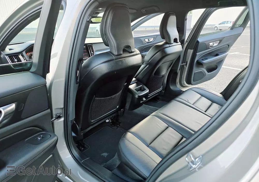 VOLVO V60 D3 Momentum Pro