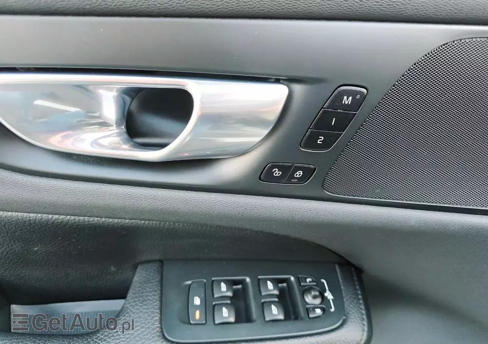 VOLVO V60 D3 Momentum Pro