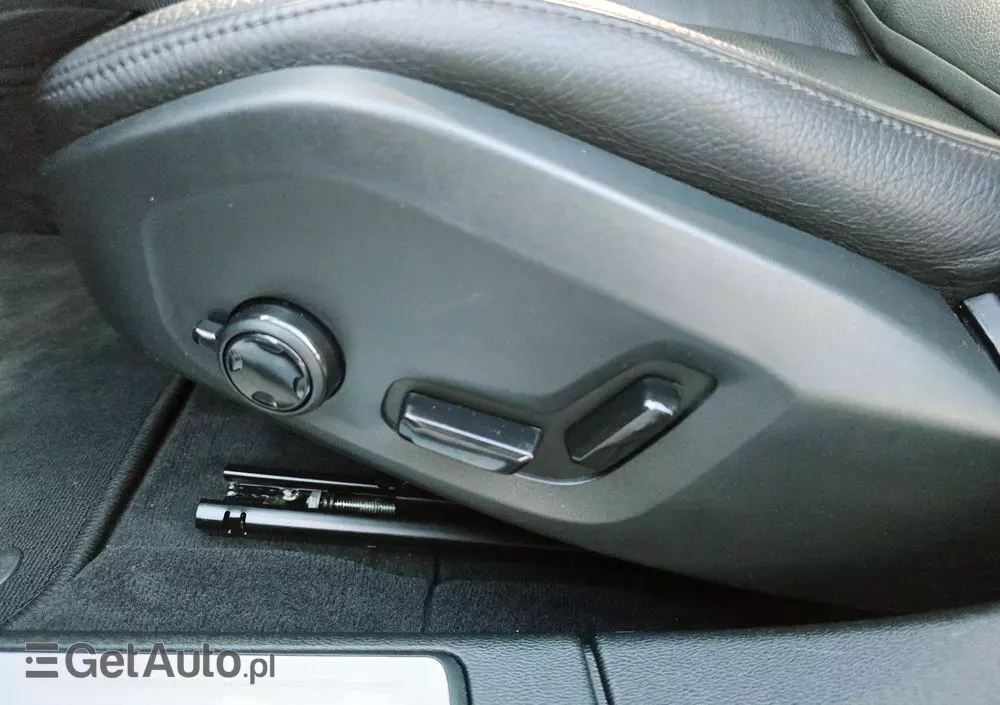 VOLVO V60 D3 Momentum Pro