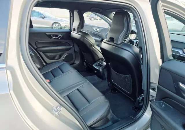 VOLVO V60 D3 Momentum Pro