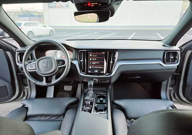 VOLVO V60 D3 Momentum Pro