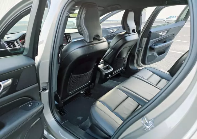 VOLVO V60 D3 Momentum Pro