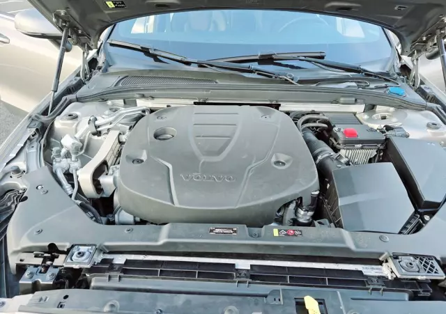 VOLVO V60 D3 Momentum Pro