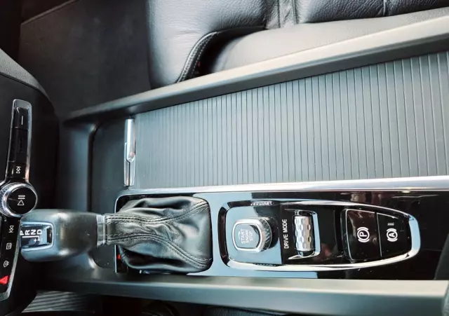 VOLVO V60 D3 Momentum Pro