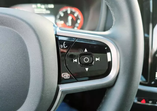 VOLVO V60 D3 Momentum Pro