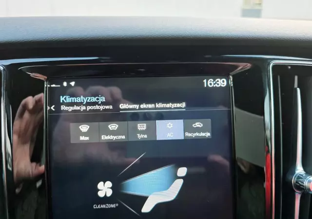 VOLVO V60 D3 Momentum Pro