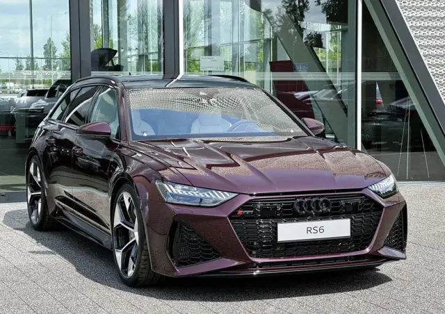 AUDI RS6 Avant 