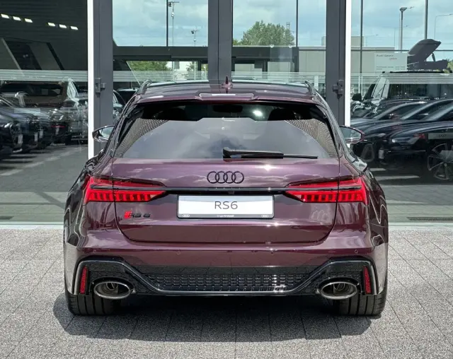 AUDI RS6 Avant 