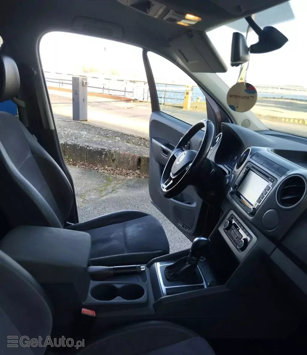 VOLKSWAGEN Amarok 