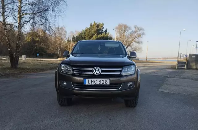 VOLKSWAGEN Amarok 