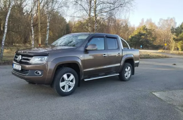 VOLKSWAGEN Amarok 