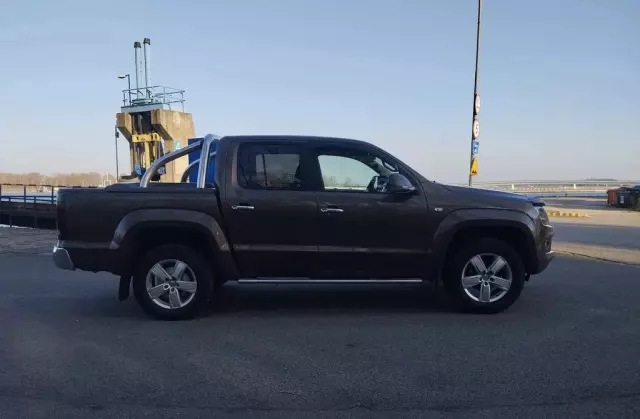 VOLKSWAGEN Amarok 
