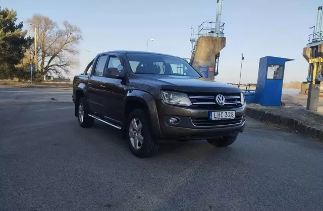 VOLKSWAGEN Amarok 