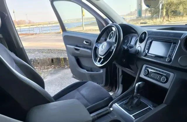 VOLKSWAGEN Amarok 
