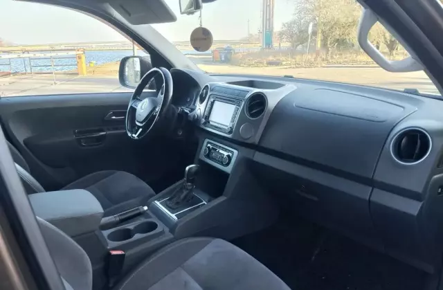 VOLKSWAGEN Amarok 