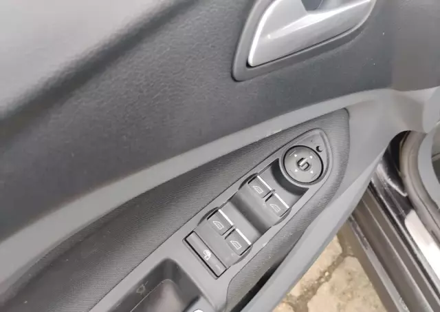 FORD Grand C-MAX 1.6 TDCi Start-Stop-System Ambiente