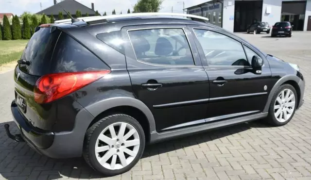PEUGEOT 207 