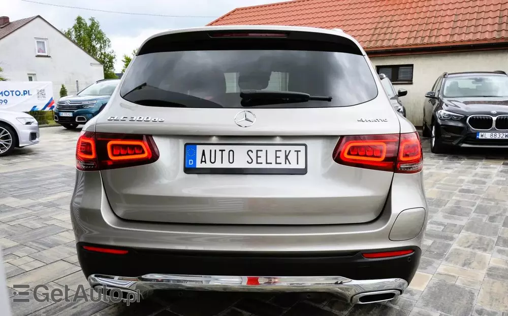 MERCEDES-BENZ GLC 300 de 4Matic 9G-TRONIC Exclusive