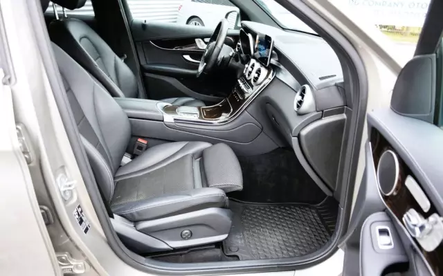 MERCEDES-BENZ GLC 300 de 4Matic 9G-TRONIC Exclusive
