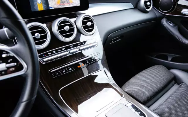 MERCEDES-BENZ GLC 300 de 4Matic 9G-TRONIC Exclusive