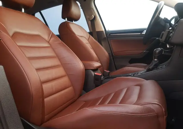 VOLKSWAGEN Golf 2.0 BlueTDI DSG Highline