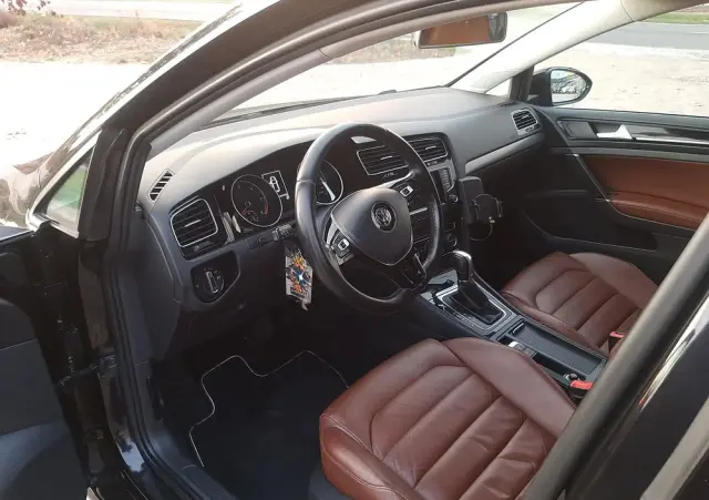 VOLKSWAGEN Golf 2.0 BlueTDI DSG Highline