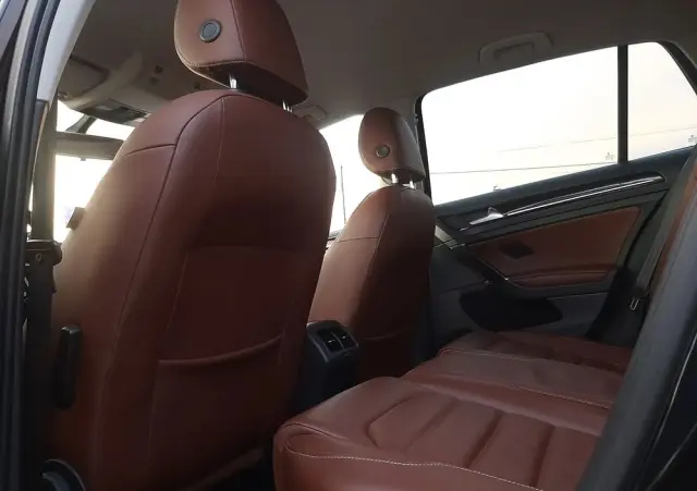 VOLKSWAGEN Golf 2.0 BlueTDI DSG Highline