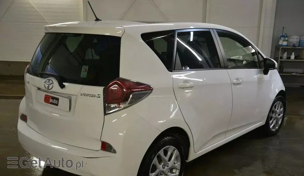 TOYOTA Verso-s 