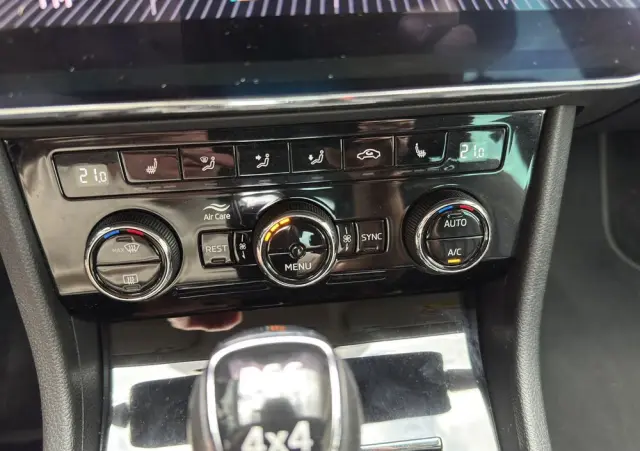 SKODA Superb 2.0 TDI SCR 4x4 L&K DSG