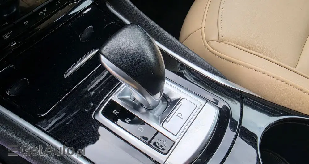 INFINITI QX30 2.0t Luxe Tech AWD 7DCT