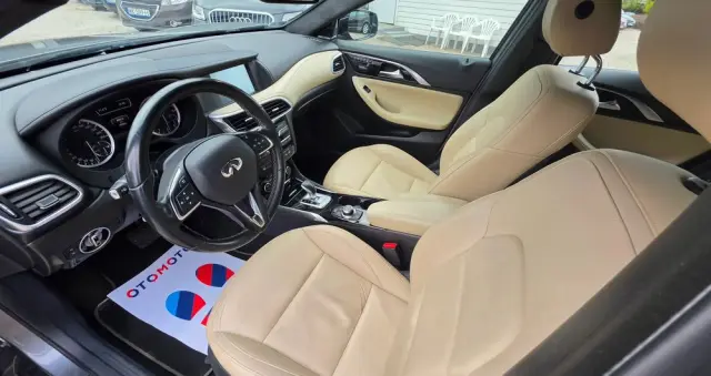 INFINITI QX30 2.0t Luxe Tech AWD 7DCT
