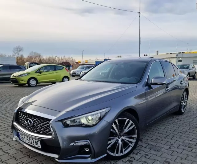 INFINITI Q50 