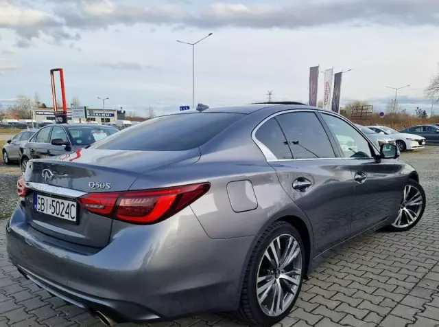 INFINITI Q50 