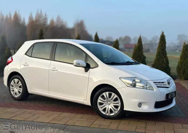 TOYOTA Auris 2.0 D-4D Premium