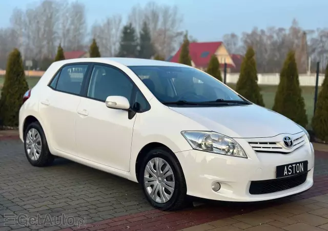 TOYOTA Auris 2.0 D-4D Premium