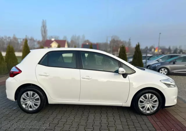 TOYOTA Auris 2.0 D-4D Premium