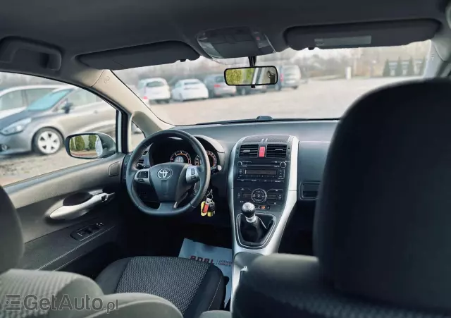 TOYOTA Auris 2.0 D-4D Premium