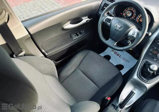 TOYOTA Auris 2.0 D-4D Premium