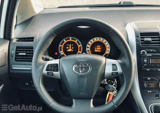 TOYOTA Auris 2.0 D-4D Premium