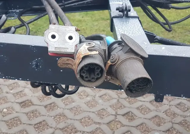 ZASLAW D-659 DO KONTENERÓW HAKOWCA POD KONTENERY 2 OSIE BLIŹNIAKI RESORY MEILLER 